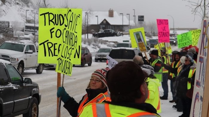 Members of Yellow Vest Canada protest Prime Minister Justin Trudeau's visit to Kamloops in January 2019. Photo: Tereza Verenca/Kamloops Matters
