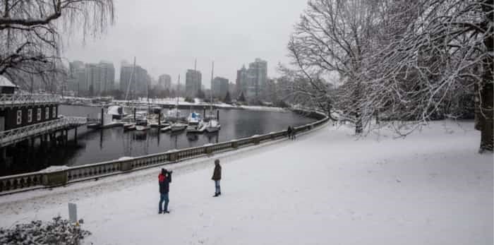  Vancouver snow / Shutterstock