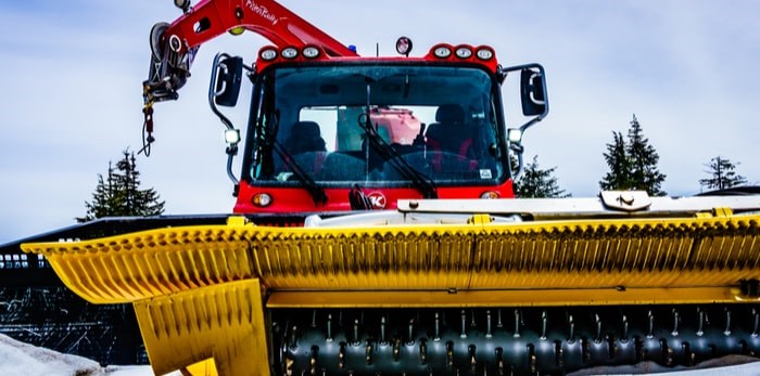  Snowplow (Oleg Mayorov / Shutterstock.com)