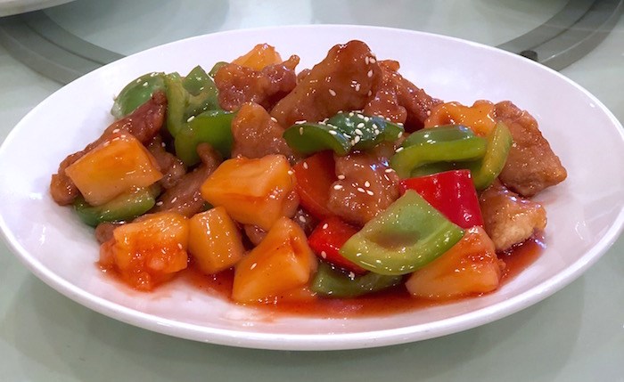  Sweet and Sour Pork at Hoi Tong (Lindsay William-Ross/鶹ýӳ)