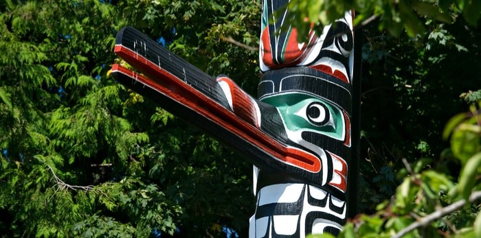  A totem pole in Victoria, B.C./Shutterstock