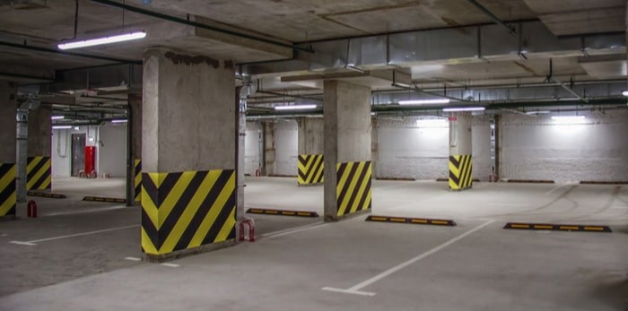  Underground parking/Shutterstock