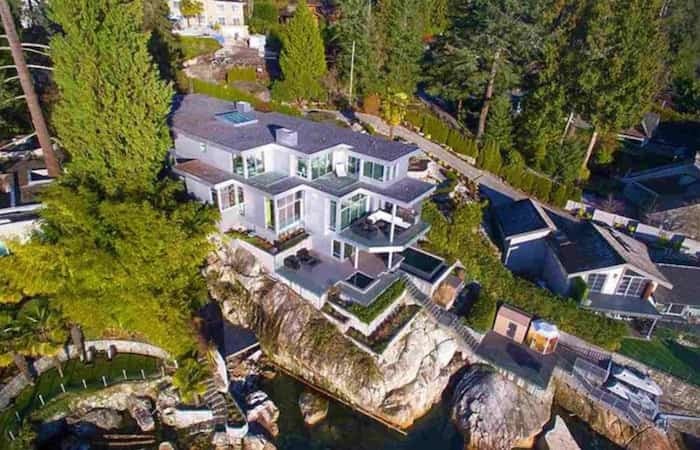  The large house is built over three levels on an oceanfront bluff on chi-chi Marine Drive in West Vancouver. Listing agent: Nafiseh Samsam
