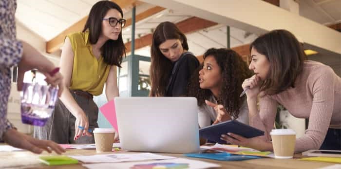  Female designers brainstorming / Shutterstock