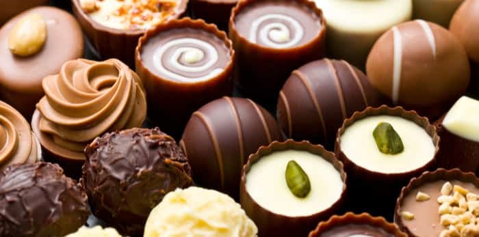  variety chocolate pralines / Shutterstock