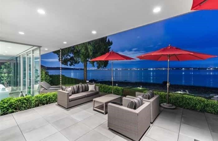 There's plenty of south-west-facing, ocean-view living and dining space on the terrace. Listing agent: Eric Christiansen