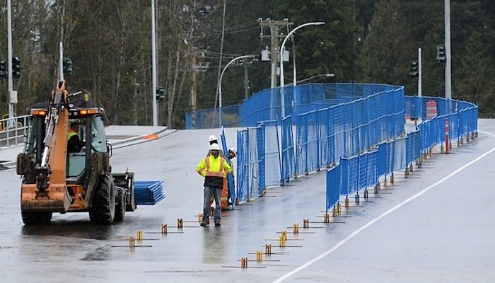  Highway traffic will be forced to take a detour as the old Mountain Highway overpass is demolished over the next two weekends. File photo Paul McGrath, North Shore News