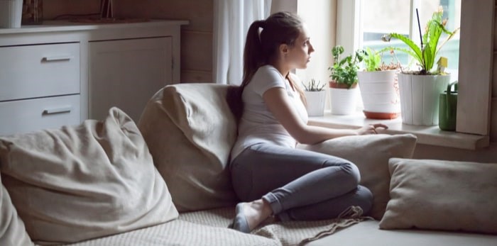  Woman living alone/Shutterstock