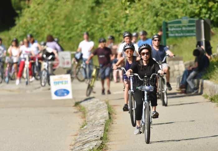  Of the myriad of safety issues found on the Seawall, cyclist speed is at the top of the list along with people travelling the wrong way.