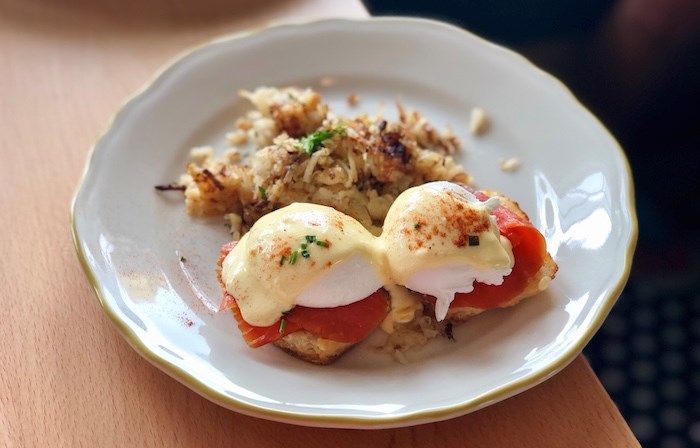  Eggs Benny with Smoked Salmon. Photo by Lindsay William-Ross/鶹ýӳ