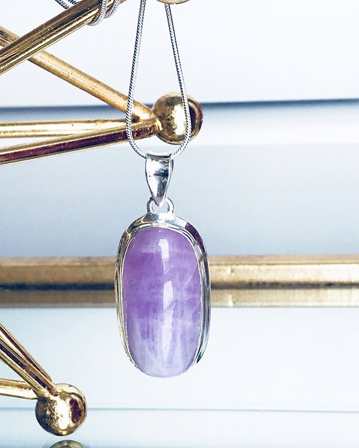  Kunzite pendant, Photo: Silver Street Jewellers