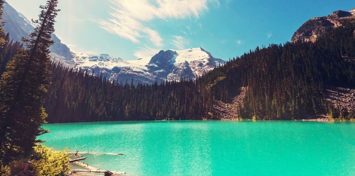  Joffre Lakes Provincial Park/Shutterstock