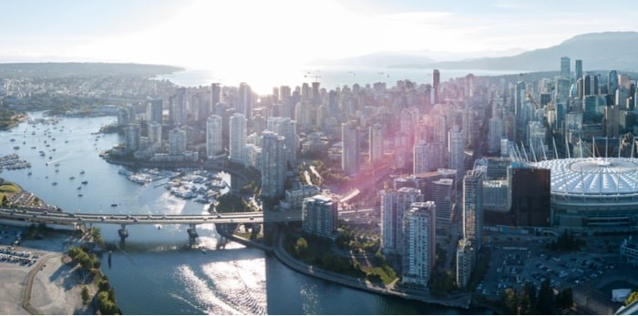  Vancouver skyline/Shutterstock