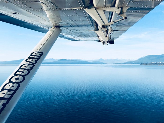  Flying to Nanaimo, Photo: Unsplash