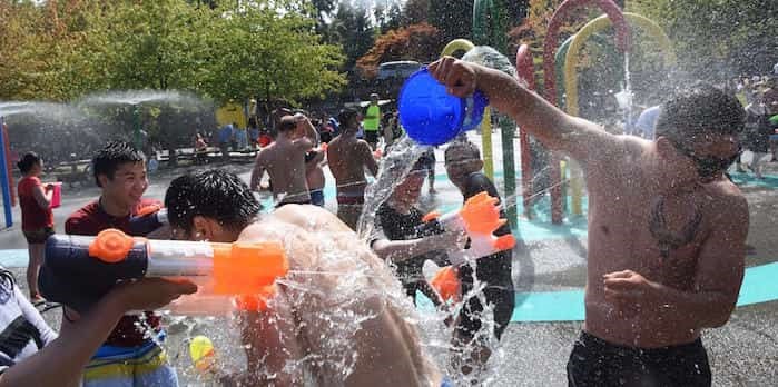  Photo: Kirkland Worobec‎ / Vancouver's Largest waterfight / 