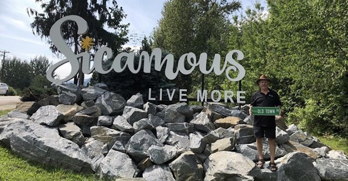  About half a dozen Old Town Road signs started disappearing from an intersection in Sicamous, B.C., a few months ago. Photo via Canadian Press