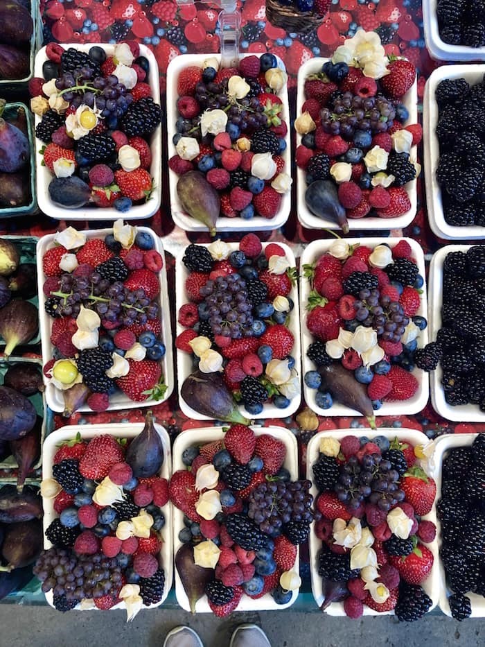  Seasonal fruit at Marche Jean Talon in Montreal. Photo by Lindsay William-Ross/鶹ýӳ