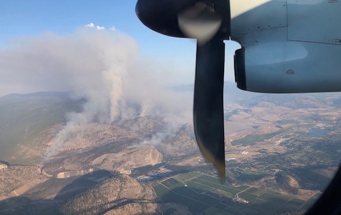  Eagle Bluff fire seen from flight into Penticton Airport Tuesday evening. Photo by Chelsea Powrie/Castanet