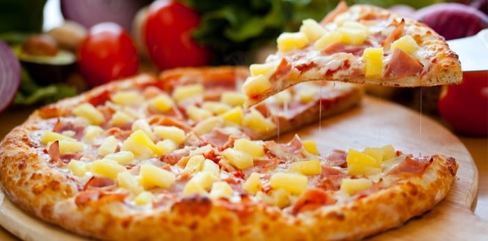 Hawaiian pizza. Photo: Shutterstock / El Nariz