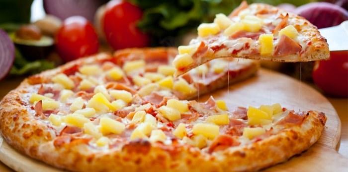  Hawaiian pizza. Photo: Shutterstock / El Nariz