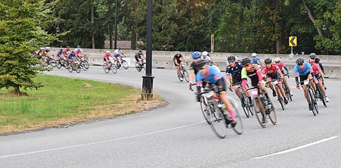  More than 4,500 cyclists make their way across Lions Gate Bridge on their way to Whistler, part of the 122-kilometre GranFondo Race. photo Ben Bengtson, North Shore News