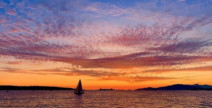  Another beautiful Vancouver sunset. Photo: @showjunkie