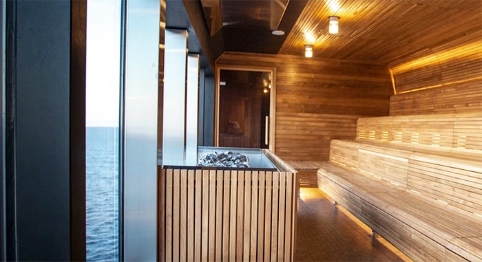  Sauna with a view. Photo: Hurtigruten