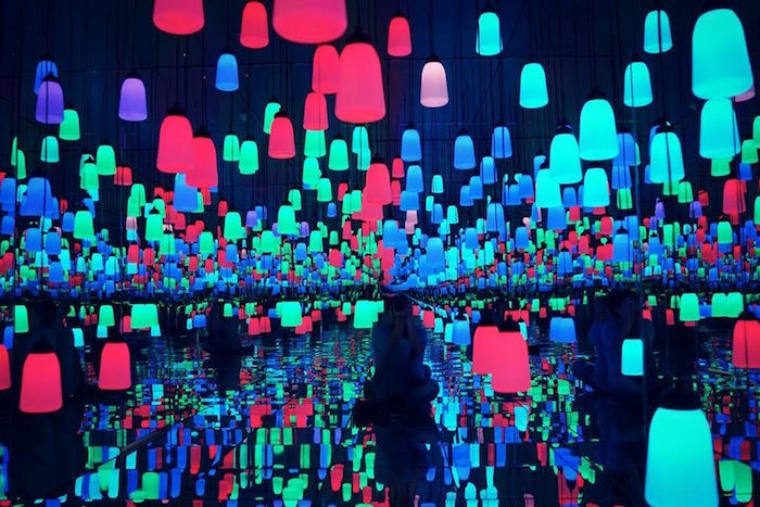  Moon & Back Gallery in Richmond has Vancouver's first-ever 'infinity mirrored light gallery' and other theme rooms perfect for Insta-holics. Photo via 