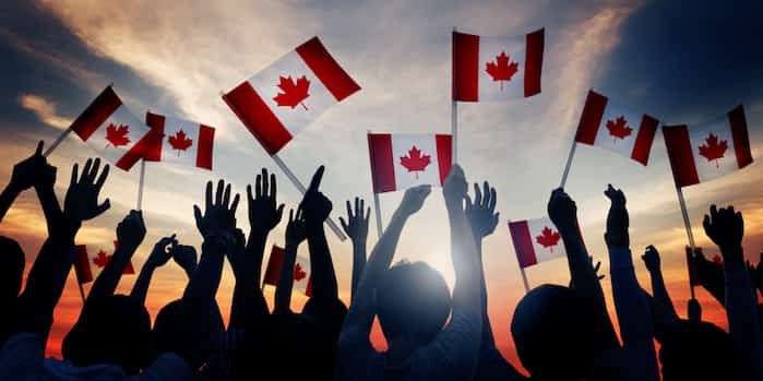  Photo: Canadian flags / Shutterstock