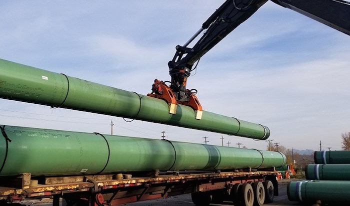  Activists in Washington state created a blockade as pipe was being loaded onto trains destined for British Columbia and the Trans Mountain expansion project. Photo via Trans Mountain