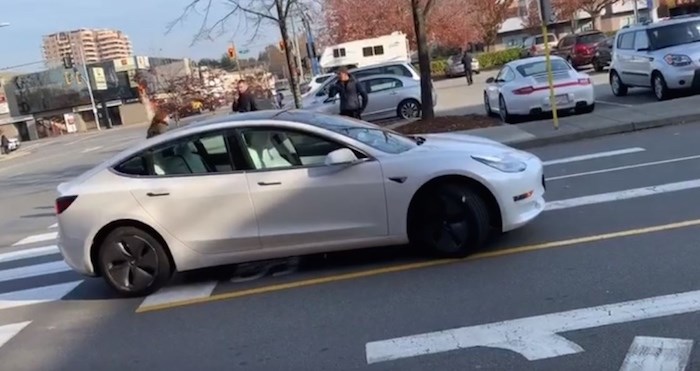  A video shows a driverless Tesla moving through Richmond Centre's parking lot on Monday, Nov. 4, 2019. Screenshot