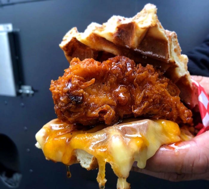  Fried chicken waffle sandwich. Photo: 