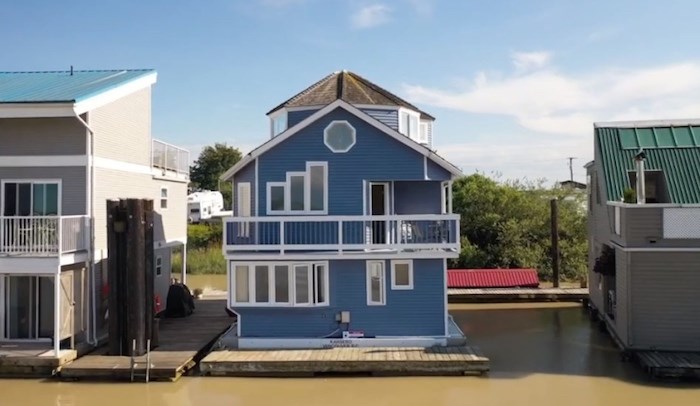  Can you imagine living the float home life? Get a preview with this realtor's video tour of a current listing. Screenshot/YouTube