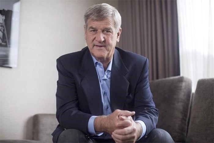  Bobby Orr is pictured in a Toronto hotel room as he promotes his new book 