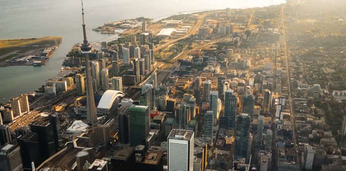  Photo: Aerial view of Toronto / Shutterstock