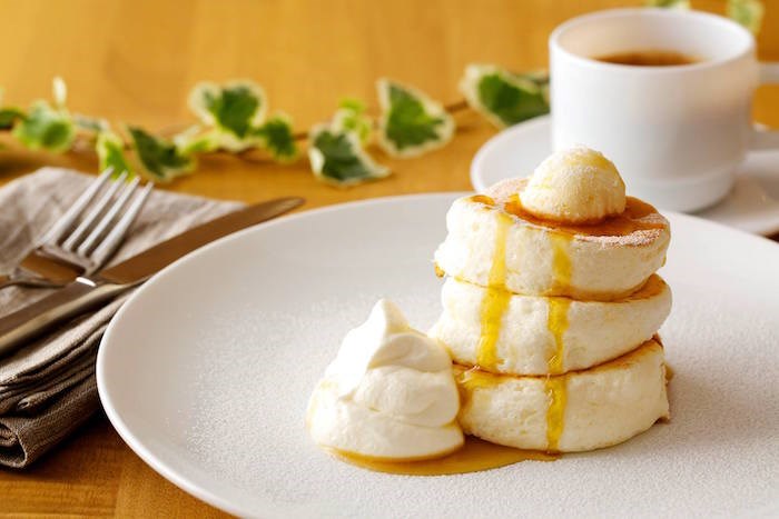 Gram Café is a Japanese chain that specializes in soufflé pancakes and other over-the-top breakfast dishes. Photo: 