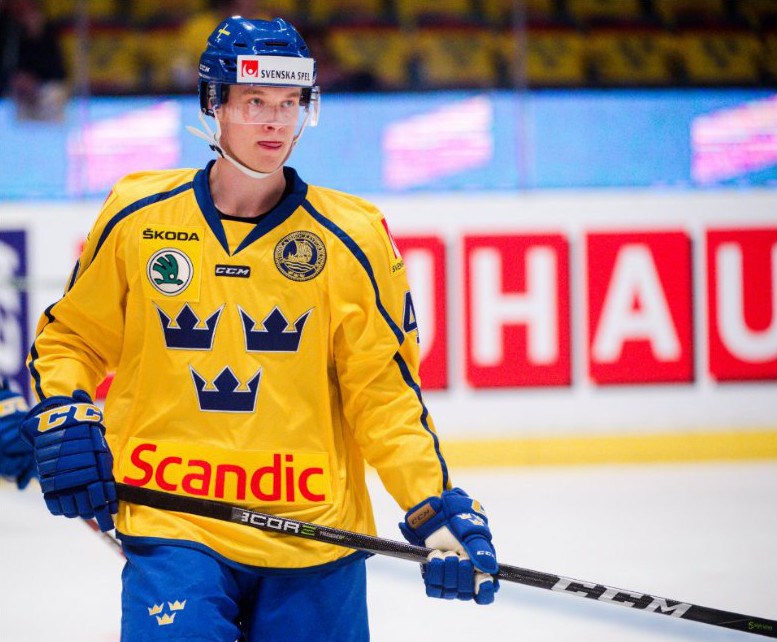 Elias Pettersson on Team Sweden