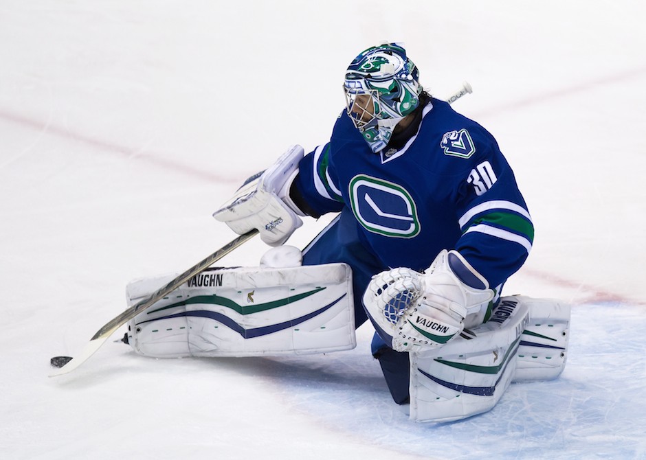 Ryan Miller victorious in return to Vancouver as Ducks thump Canucks