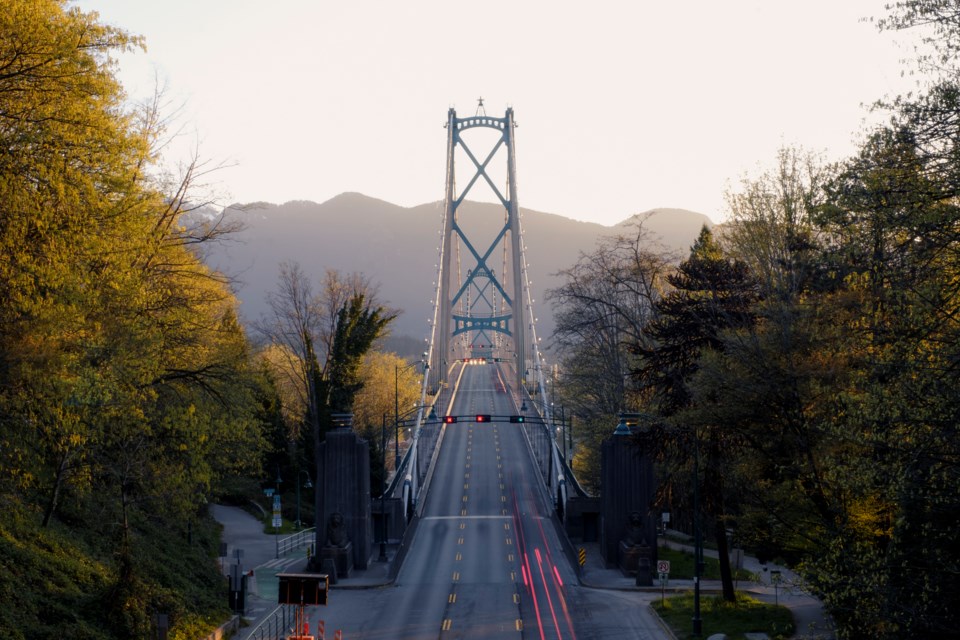 Lions Gate bridge spencer-watson-vancouver-covid19-3