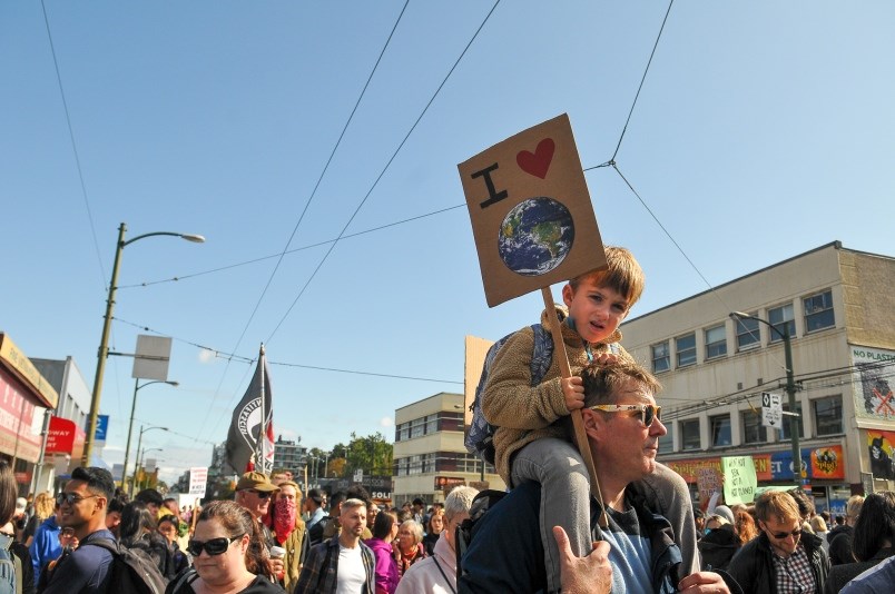 climate-strike-father-son