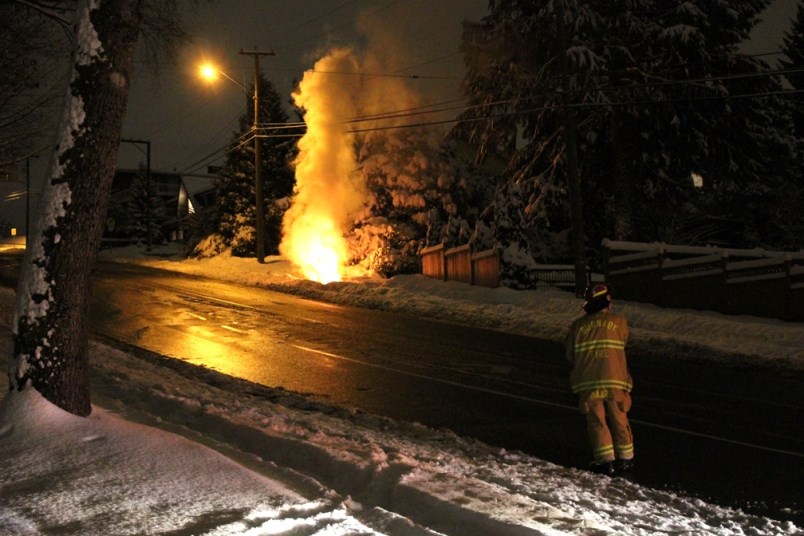 burnaby-fire-wires-bc-hydro