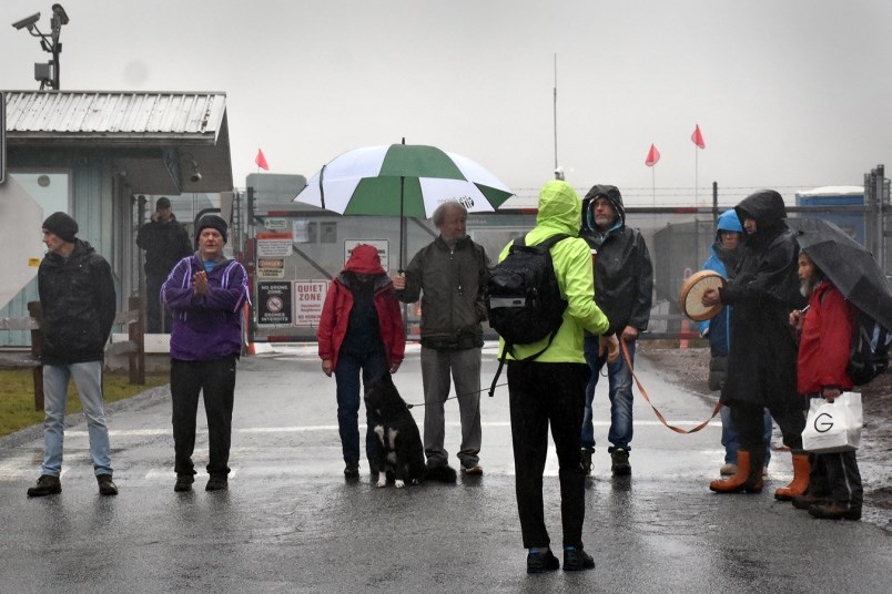 dec-2-blockade
