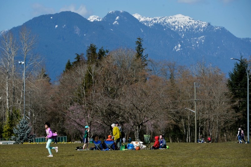 burnaby-confederation-park-covid-19-social-distancing