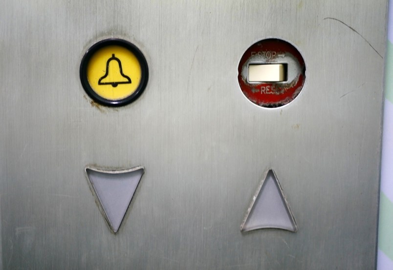elevator-buttons