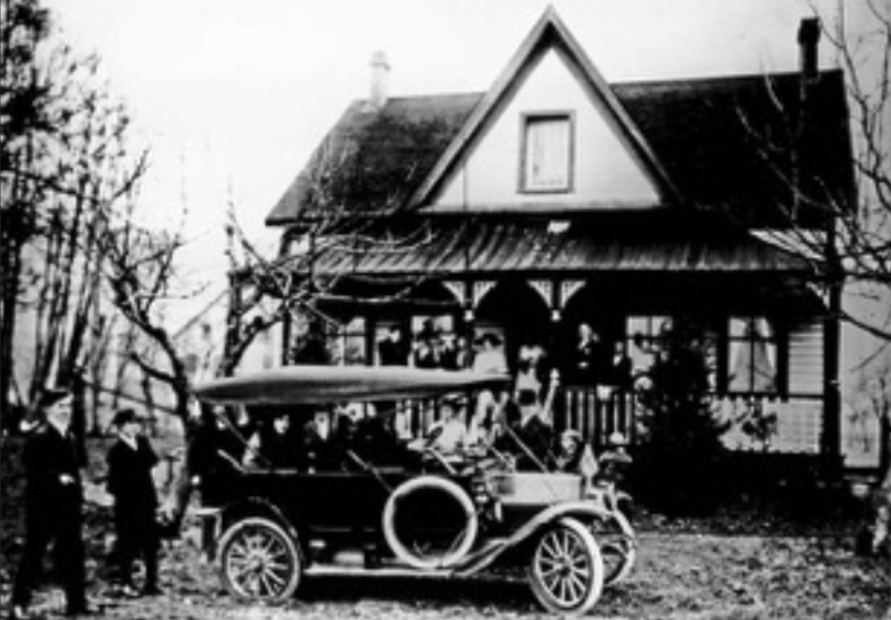 navvy-jack-house-w-old-car