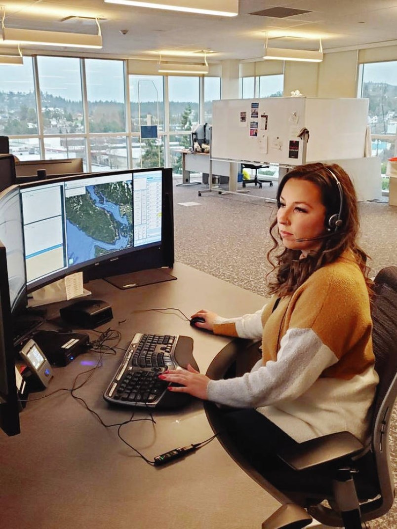 tc-112409-web-e-comm-vancouver-island-call-taker-megan-jpg
