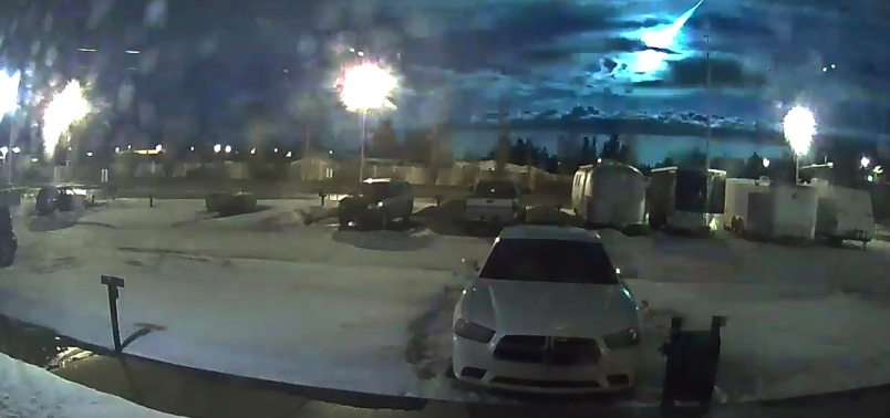 Video: una palla di fuoco blu vista in tutto il Canada occidentale era un frammento di cometa, affermano gli scienziati