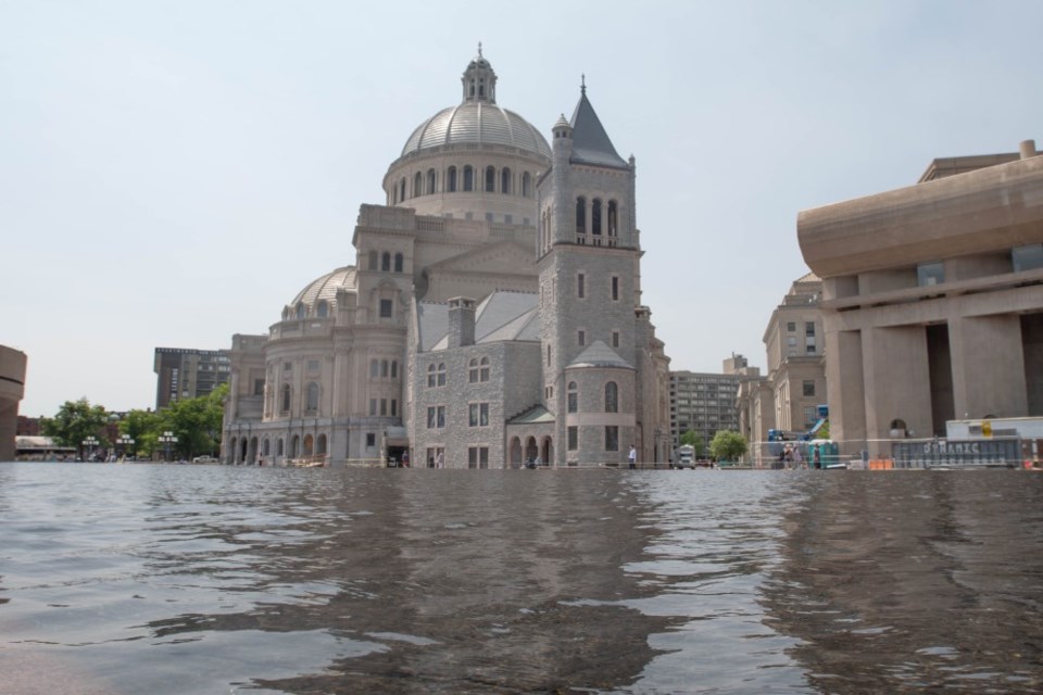 the-mother-church-and-reflecting-pool