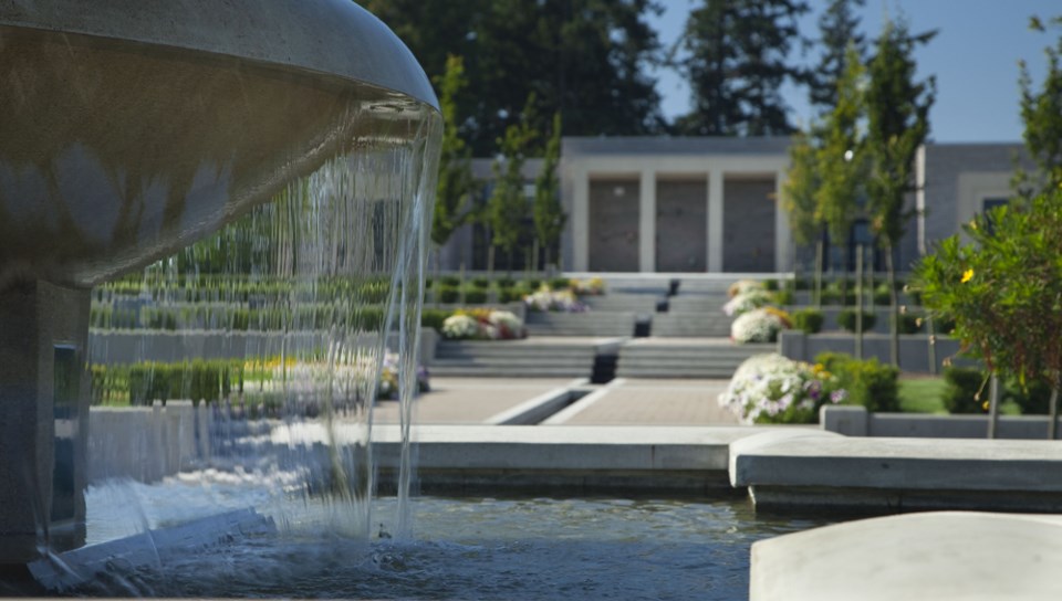 royal-oak-burial-fountain