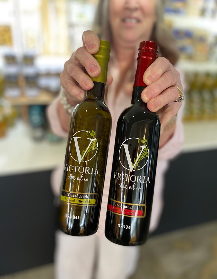 victoria-olive-oil-bottles